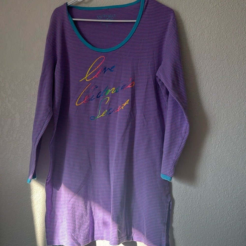 Victoria’s Secret “Love Victoria’s Secret” night gown size small